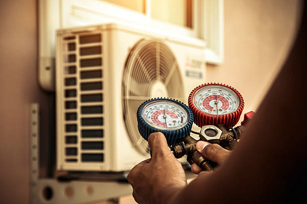 Professional Hvac Installation technician working in Mukwonago, WI